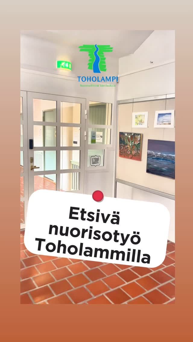 Videolla on esittelyssä etsivä nuorisotyöntekijä Henna Latomaa.

🔎 Etsivä nuorisotyöntekijä Henna tarjoaa tukea 15-29 -vuotiaille nuorille, jotka ovat jäämässä opiskelun tai työelämän ulkopuolelle tai jotka muuten kaipaavat tsemppiä, apua, neuvontaa tai ohjausta arjessaan.

Hennalta voi kysyä apua esimerkiksi koulu- tai työasioihin, raha-asioiden järjestelemiseen sekä erilaisten virastojen kanssa toimimiseen.

Etsivä nuorisotyö perustuu aina vapaaehtoisuuteen ja etsivä tarjoaa tukea vain, jos nuori sitä itse haluaa!

📱 Hennan tavoittaa: 040 150 5234

Video: Satu Linna

@etsivanuorisotyo_toho_lesti #etsivänuorisotyö
